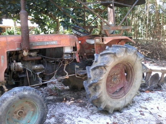 ขายรถไถคูโบต้า 20แรง 3สูบ มีผานพรวน   เครื่อง เกียร์ ไฮโดรลก pto ทุกอย่างทำงานได้หมด