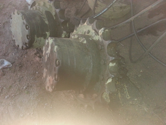 ขายด่วน ตัวเดินHITACHI EX 200-3 คู่ละ 180,000