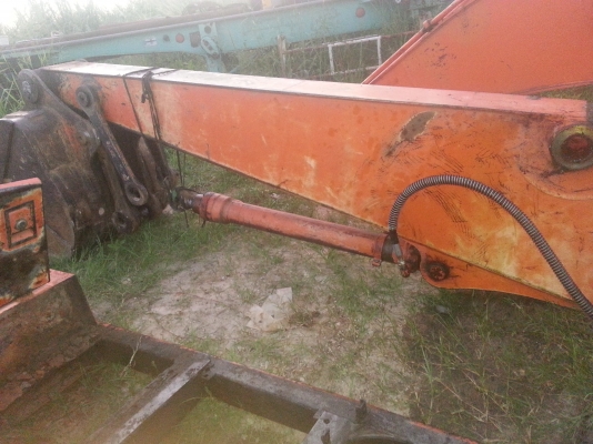 ขายด่วน บูม+อาม กระบอก บุ๊งกี๋ ครบชุด HITACHI EX 200-3