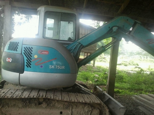 ขายรถแบคโฮ ยี่ห้อ KOBELCO SK75UR-2 สภาพดีมาก 850000.- ขายรถแบคโฮ ยี่ห้อ KOBELCO SK75UR-2 สภาพดีมาก 850000.-