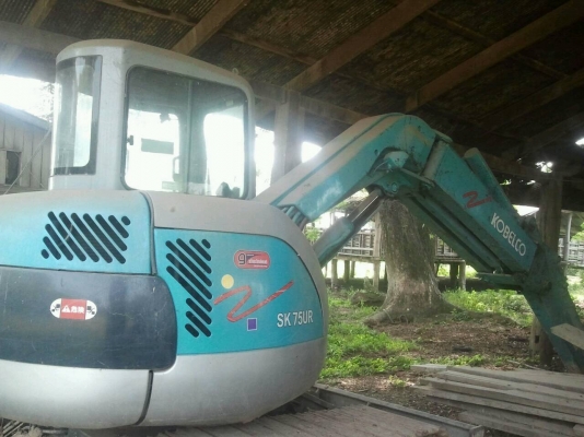 ขายรถแบคโฮ ยี่ห้อ KOBELCO SK75UR-2 สภาพดีมาก 850000.-