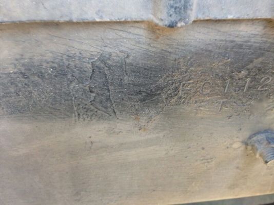 รถฮีโน่ 6 ล้อ ตู้เย็น  117 แรงม้า.  สนใจติดต่อ 081 - 6079515