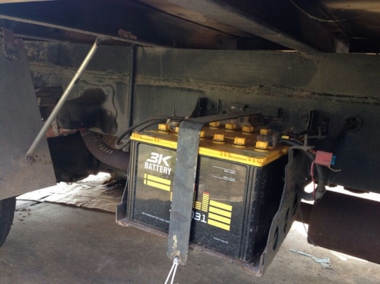 รถฮีโน่ 6 ล้อ ตู้เย็น  117 แรงม้า.  สนใจติดต่อ 081 - 6079515