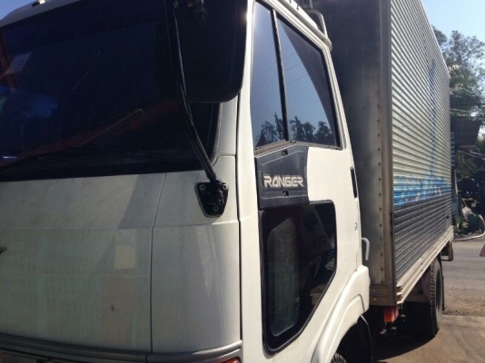 รถฮีโน่ 6 ล้อ ตู้เย็น  117 แรงม้า.  สนใจติดต่อ 081 - 6079515