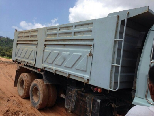 รถฮีโน่ 6 ล้อ ตู้เย็น  117 แรงม้า.  สนใจติดต่อ 081 - 6079515