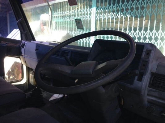 รถฮีโน่ 6 ล้อ ตู้เย็น  117 แรงม้า.  สนใจติดต่อ 081 - 6079515