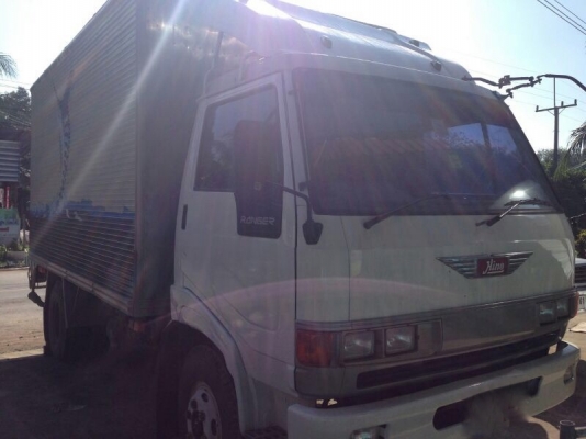 รถฮีโน่ 6 ล้อ ตู้เย็น  117 แรงม้า.  สนใจติดต่อ 081 - 6079515