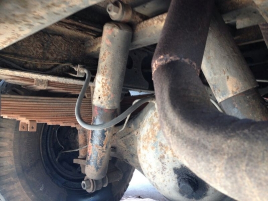 รถฮีโน่ 6 ล้อ ตู้เย็น  117 แรงม้า.  สนใจติดต่อ 081 - 6079515