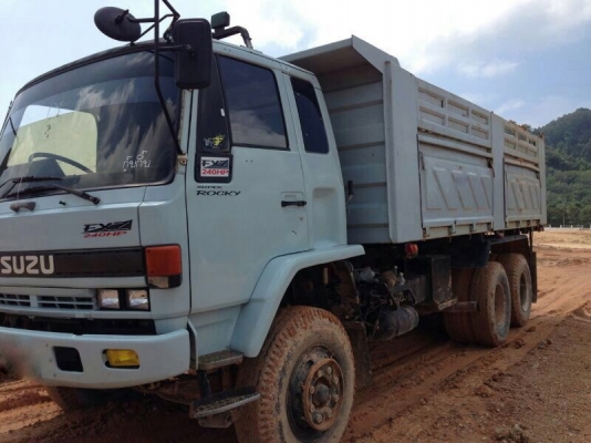 รถอีซูซุ 10 ล้อดั้ม FXZ 240 แรงม้า  ( นางฟ้าแท้. )  สนใจติดต่อ 081 - 6079515