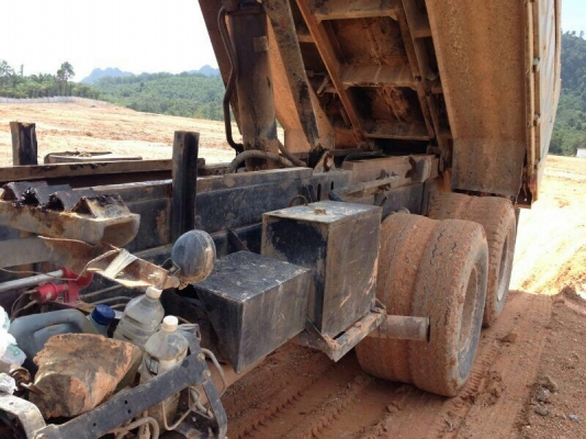 รถอีซูซุ 10 ล้อดั้ม FXZ 240 แรงม้า  ( นางฟ้าแท้. )  สนใจติดต่อ 081 - 6079515