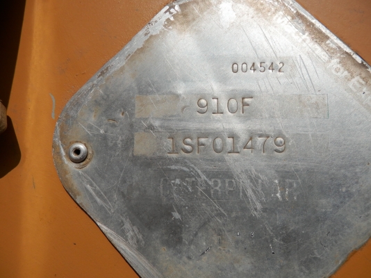 รถตักล้อยางCATERPILLAR 910F เก่านอกใช้งาน(11112ช.ม)