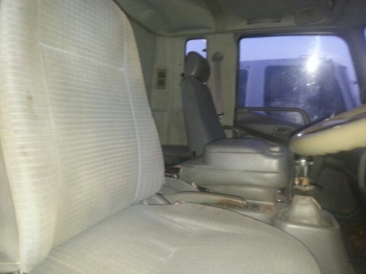 รถมิตซู  10  ล้อ  240 แรงม้า ปี 49  ( ขายหัว / คัชซี )  ( มีขาย 2 คัน. )     สนใจติดต่อ  081 - 6079515