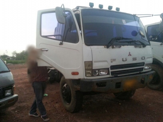 รถมิตซู  10  ล้อ  240 แรงม้า ปี 49  ( ขายหัว / คัชซี )  ( มีขาย 2 คัน. )     สนใจติดต่อ  081 - 6079515