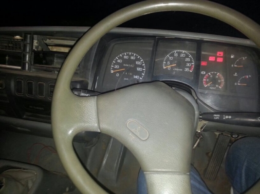 รถมิตซู  10  ล้อ  240 แรงม้า ปี 49  ( ขายหัว / คัชซี )  ( มีขาย 2 คัน. )     สนใจติดต่อ  081 - 6079515