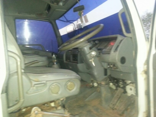 รถมิตซู  10  ล้อ  240 แรงม้า ปี 49  ( ขายหัว / คัชซี )  ( มีขาย 2 คัน. )     สนใจติดต่อ  081 - 6079515