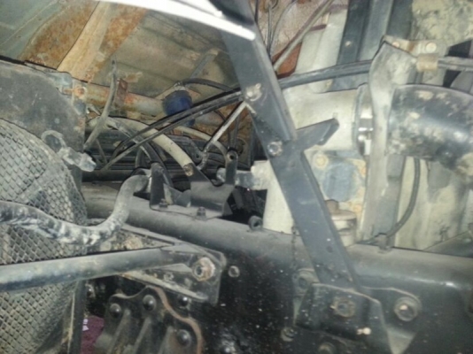 รถมิตซู  10  ล้อ  240 แรงม้า ปี 49  ( ขายหัว / คัชซี )  ( มีขาย 2 คัน. )     สนใจติดต่อ  081 - 6079515