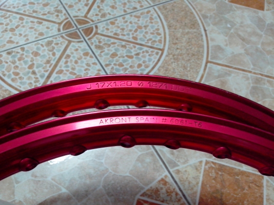 ต้องการขายของแต่งรถ 2อย่างครับ