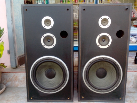 ต้องการขายตู้ลำโพง SONY แบบเก่าครับ เก่าเก็บครับ