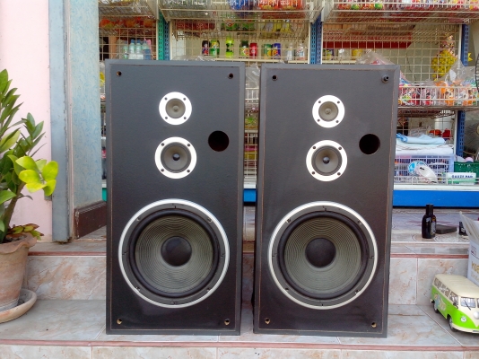ต้องการขายตู้ลำโพง SONY แบบเก่าครับ เก่าเก็บครับ