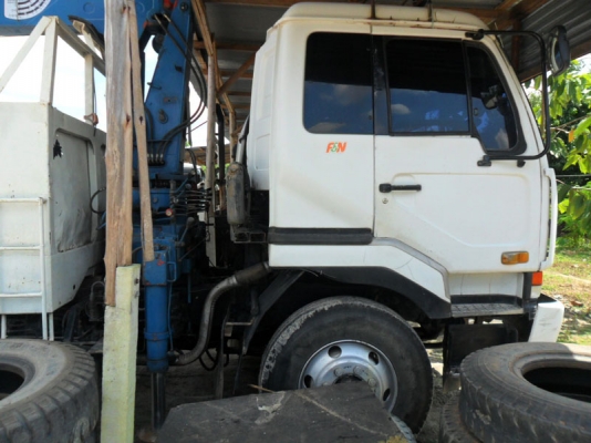 Nissan UD 350 แรง 2 เพลา ติดเครน 5 ตัน ช่วงล่างเต็มพร้อมใช้