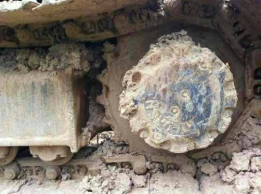 PC100-5 สภาพรถใช้งานประจำอยู่บ่อดิน...สภาพยังดีอยู่.สีไม่สวยแต่ใช้ดี... PC100-5 สภาพรถใช้งานประจำอยู่บ่อดิน...สภาพยังดีอยู่.สีไม่สวยแต่ใช้ดี...