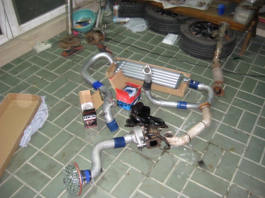 ขายชุด SET TURBO เครื่องเดิม 4A-FE,7A-FE,5A-FE ได้เลย มีทั้งหมด 2 ชุด นะครับ ชุดละ 28500 บาท พร้อมจัดหาอะไหล่ให้ได้คับ 1เขาสเต็นเหล็ดหงายขึ้นบน 2ท่อ INTER ,มีเนียม ทั้งชุด ปากเข้าลิ้นขนาด 3 " นิ้ว 3.โบอ๊อฟวาวล์ blisz ปรับแข็ง หรือ อ่อนได้ 4.Inter ของ