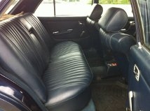 เบนซ์ ธนบุรี ปี 85 (ฝาดำ) MT คุณแมน 085-0422133