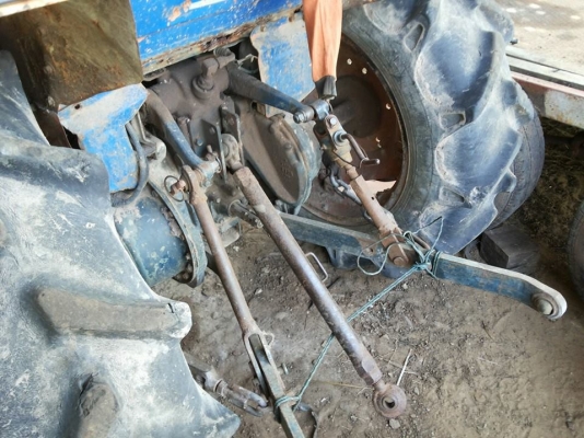 ***ขายแล้วครับขอบคุณ Truck2hand ขายรถไถ2เพลา KUBOTA L1-26 4WD 26แรง เครื่องดีมีหลวมนิดๆ เกียร์ดีแน่นไม่หอนไม่หลุด ระบบไฮฯใช้งานปกติ ปั๊มดี ยางดี พร้อมอุปกรณ์หางพรวน 5 สภาพสวย รถใช้งานปกติ  ครับ ขายตามสภาพ พร้อมใช้ พร้อมลุยงาน ราคาต่อรองได้เด้อ พี่น้องครับ