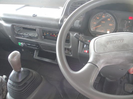 ISUZU NPR 135 แรง ยาว 5.00 เมตร  สภาพสวย พร้อมใช้งาน