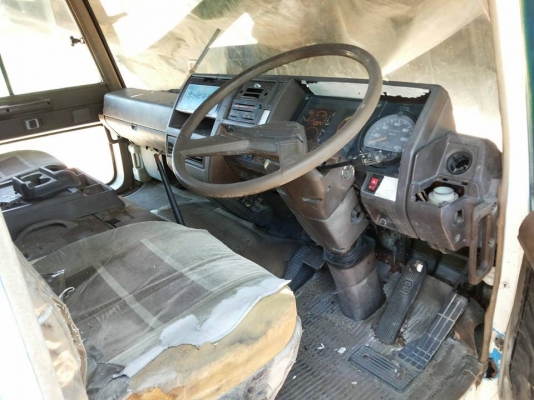 **60,000 บ.ต่อรอง**ขายหัวเก๋ง 10ล้อ"หัวยักษ์" HINO FR สภาพดี ไม่ผุ ภายในสวยคอนโซลครบ พื้นเก๋งไม่ผุ กระจกไม่มีแตก เหมาะวาง รถเทเลอร์ ขายตามสภาพ พร้อมใช้งาน ราคาต่อรองได้เด้อ พี่น้องครับ