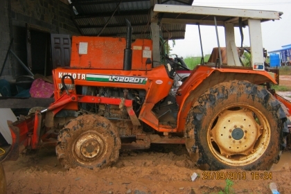 ขายรถไถ 32แรง 175,000 บาท พร้อมอุปกรณ์ (ลงขายใหม่)