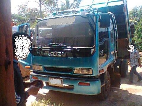 **550,000 บ.ต่อรองเงินดาวน์**ขายดาวน์เปลี่ยนสัญญา 6ล้อดั๊มดินสวยๆ ISUZU DECA FRR 195HP เครื่องเดิมเกียร์เดิม แน่น แห้งไม่มีเยิ้ม ช่วงล่างFหน้า-หลัง คัสซีสวยไม่ปะไม่ดาม กระบะดั๊มเหล็ก6ตัน ยิงหน้า สภาพสวย พื้นสวยข้างสวยไม่มีผุ ยาง8.25สวย6เส้น หัวบางเดิมภายใ