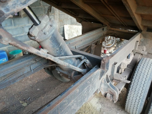 ***ขายแล้วครับขอบคุณ Truck2hand ขาย แต๋น6ล้อดั๊มราคาเบาๆ เครื่องยนต์ NISSAN LD20 แน่นๆแรงดี ช่วงล่าง100 คัสซีหน้า5 สวยไม่มีผุ กระบะดั๊มเหล็ก กระบอกดั๊ม2ตัน ยิงหน้า กระบะ กว้าง1.8 ยาว3.5 คอกเกษตรเหล็กสภาพสวยไม่มีหัก พื้นเหล็กสวยไม่มีผุ ตำหนิฝาข้างไม่สวย มี