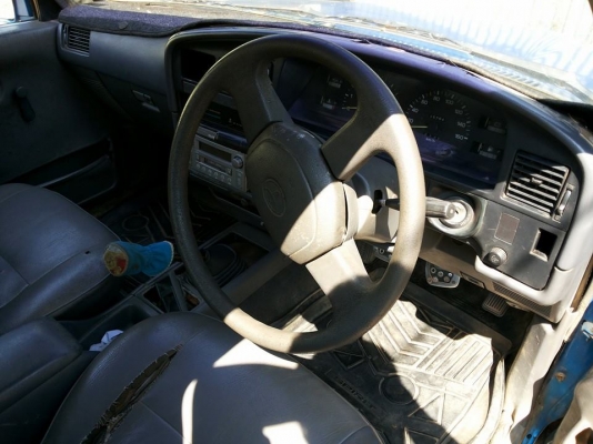 ***ขายแล้วครับขอบคุณ Truck2hand ขายตัดตามสภาพก่อนเก็บงานครับ กระบะแค็ป ไมตี้เอ็กซ์ 2.5 โป่งหลังแท้ ปี38/95 เครื่องเดิมเกียร์เดิม เครื่องดี ติดง่าย เกียรฺดีไม่หลุด สีเก็บมาแต่ไม่สวย กระจกหมุนไม่ได้ ช่วงล่างคัสซีไม่สวย มีผุช่วงล้อหลังไปถึงปลาย(ตามรูป) ช่วงก