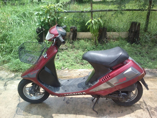 ขายรถจักรยานยนตร์ รถป๊อป HONDA DJ-1 50cc สภาพดี ราคา 7200 บาท สตาร์ทมือได้ เติมโซฮอล91