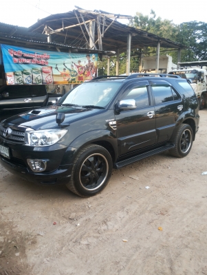 Toyota Fortuner 3.0  4WD เกียร์ออโต้