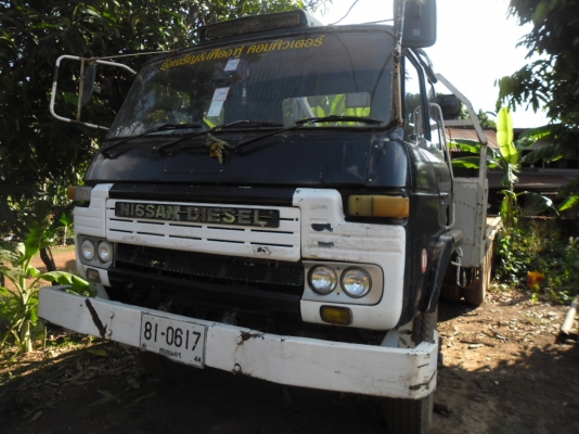 ขายรถบรรทุกรถแบคโฮ NISSAN UD 2 เพลาเครื่องดีคัสซีสวยเห็ก H บีมหน้า 7 สวยมากยางดีคัสซีสวยทะเบียนเต็ม