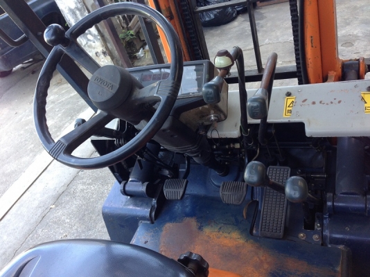 ขายรถยกโตโยต้า TOYOTA 5FD25 ขนาด 2.5 ตัน เครื่องดีเซล (004)