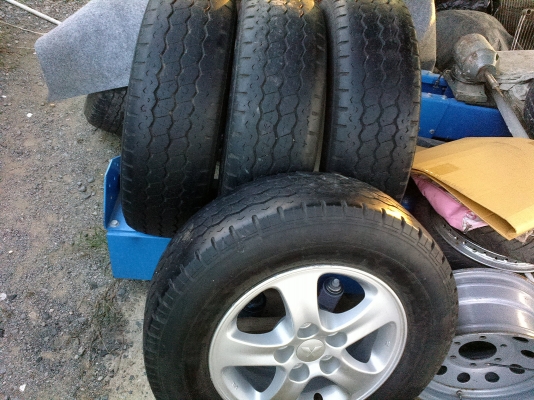 ล้อแม็ก 5 รูพร้อมยาง