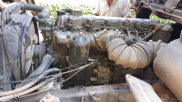 ขายด่วนไอ้หลงสองเพลาดั้มสิบสปีด FN527MA  195แรงสภาพพร้อมใช้โทร0801515451