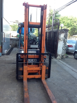 ขายรถยกโตโยต้า TOYOTA 5FD20 ขนาด 2 ตัน เสาสูง 4 เมตร เครื่องดีเซล 951 ชั่วโมง (007) ขายรถยกโตโยต้า TOYOTA 5FD20 ขนาด 2 ตัน เสาสูง 4 เมตร เครื่องดีเซล 951 ชั่วโมง (007)