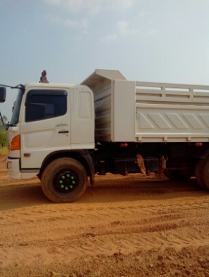 HINO   MAGA  เครื่อง JO8 C   260แรงม้า  ปี48  ดั้มสามมิตร