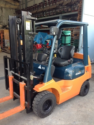 ขายรถยกโตโยต้า TOYOTA 7FGKL20 ขนาด 2 ตัน เครื่องเบนซินติดแก๊ซ (010)