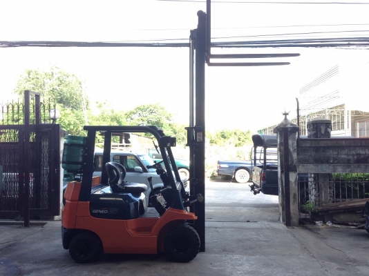 ขายรถยกโตโยต้า TOYOTA 7FGKL20 ขนาด 2 ตัน เครื่องเบนซินติดแก๊ซ (010)