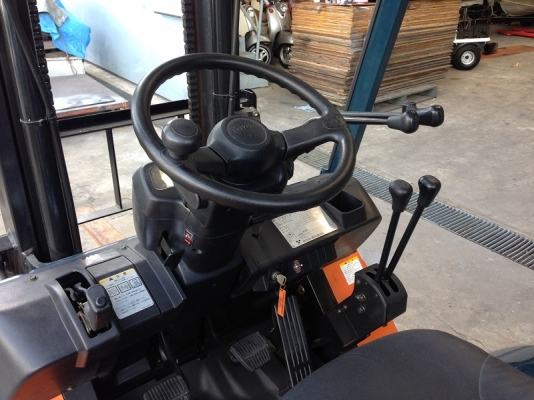 ขายรถยกโตโยต้า TOYOTA 7FGKL20 ขนาด 2 ตัน เครื่องเบนซินติดแก๊ซ (010)