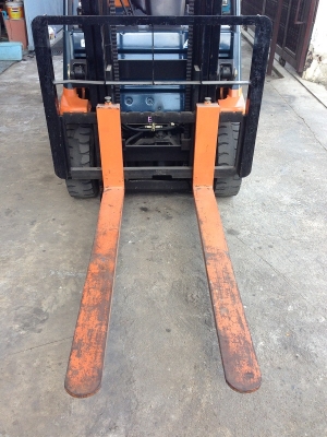 ขายรถยกโตโยต้า TOYOTA 7FGKL20 ขนาด 2 ตัน เครื่องเบนซินติดแก๊ซ (010)