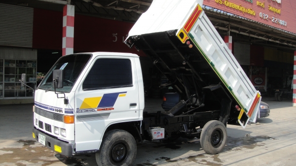 ISUZU NKR ดั๊มดิน 3คิว ปัายเล็กไม่ติดเวลา รถสวยจัดพร้อมลุย