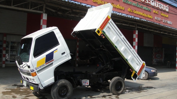 ISUZU NKR ดั๊มดิน 3คิว ปัายเล็กไม่ติดเวลา รถสวยจัดพร้อมลุย