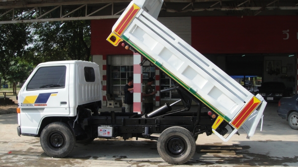 ISUZU NKR ดั๊มดิน 3คิว ปัายเล็กไม่ติดเวลา รถสวยจัดพร้อมลุย