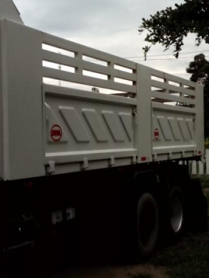 ขายรถบรรทุกสิบล้อดั๊มพ์ Isuzu 270 ปลายปี 49 เครื่องดำ พร้อมระบบลากพ่วง ยางเรเดียล 80\%  2 เพลา ด.สามมิตร